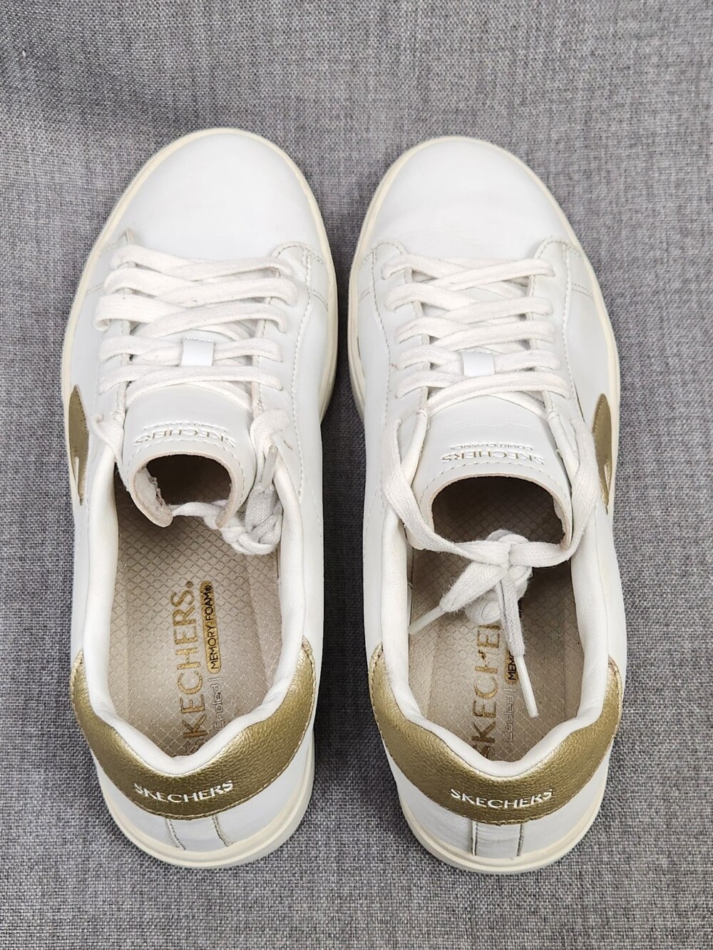 Skechers White Faux Leather Low Top Casual Sneakers. 9.5 - Picture 4 of 10